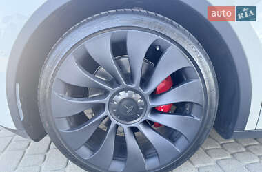 Внедорожник / Кроссовер Tesla Model Y 2022 в 