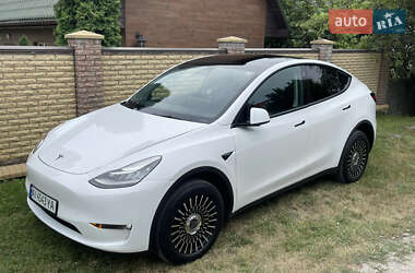 Tesla Model Y 2021