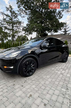 Tesla Model Y 2021