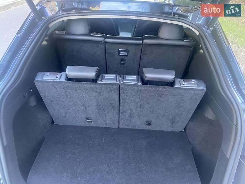 Внедорожник / Кроссовер Tesla Model Y 2023 в Киеве