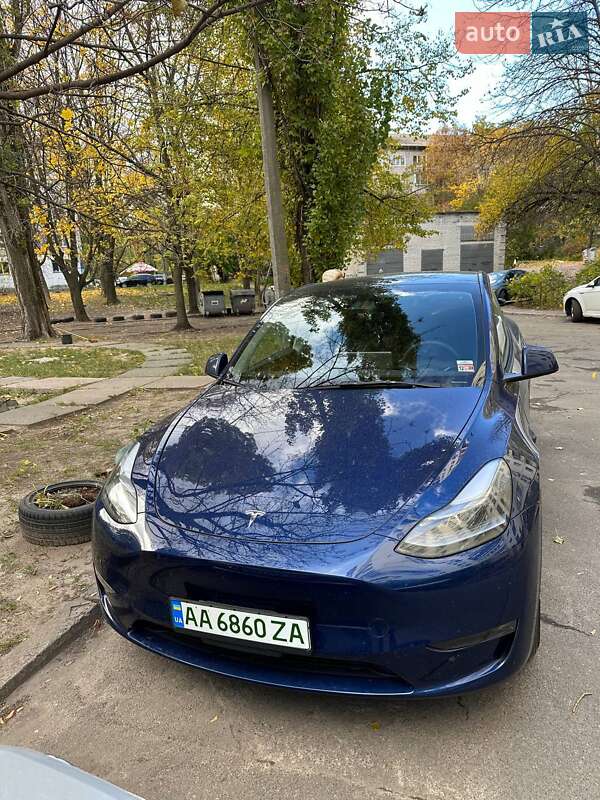 Tesla Model Y 2023