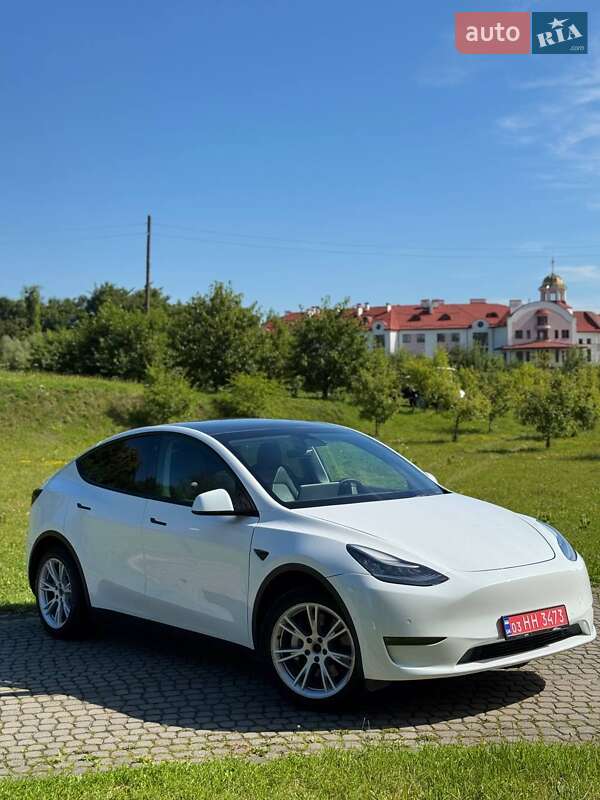Tesla Model Y 2021