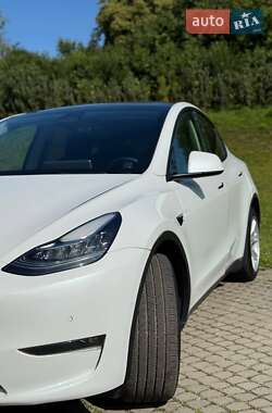 Внедорожник / Кроссовер Tesla Model Y 2021 в 