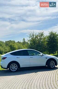 Внедорожник / Кроссовер Tesla Model Y 2021 в 