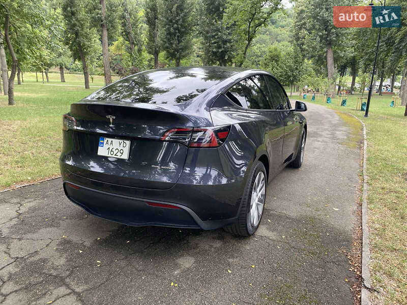 Внедорожник / Кроссовер Tesla Model Y 2024 в Киеве