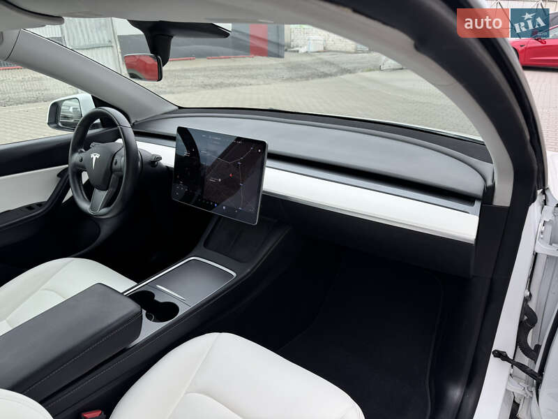 Внедорожник / Кроссовер Tesla Model Y 2021 в Луцке