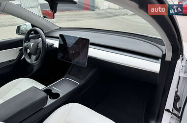 Внедорожник / Кроссовер Tesla Model Y 2021 в 