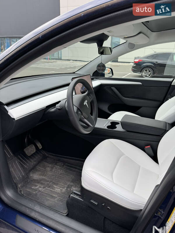 Внедорожник / Кроссовер Tesla Model Y 2023 в Киеве