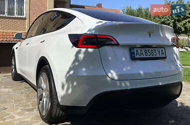 Внедорожник / Кроссовер Tesla Model Y 2021 в 