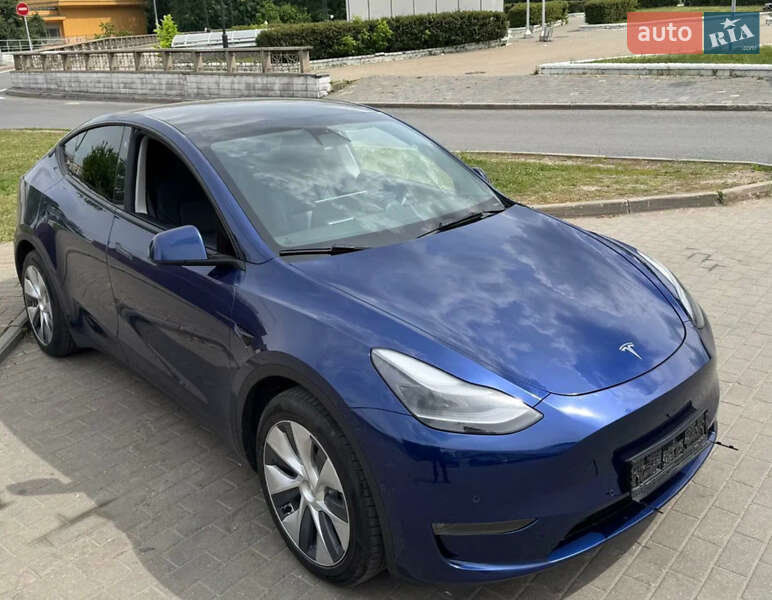 Tesla Model Y 2023