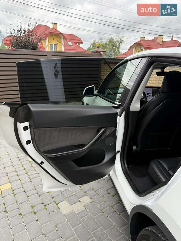 Внедорожник / Кроссовер Tesla Model Y 2020 в Львове