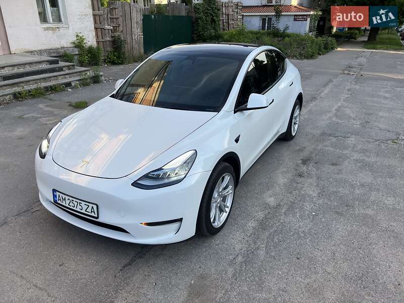 Tesla Model Y 2023