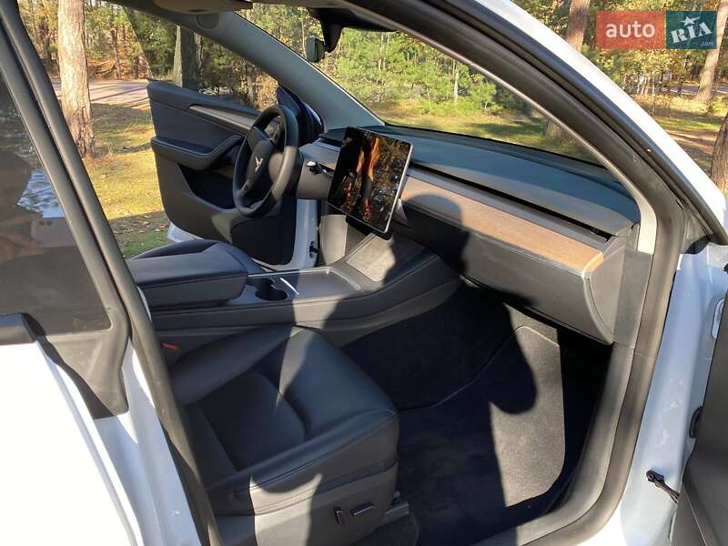 Внедорожник / Кроссовер Tesla Model Y 2023 в Житомире