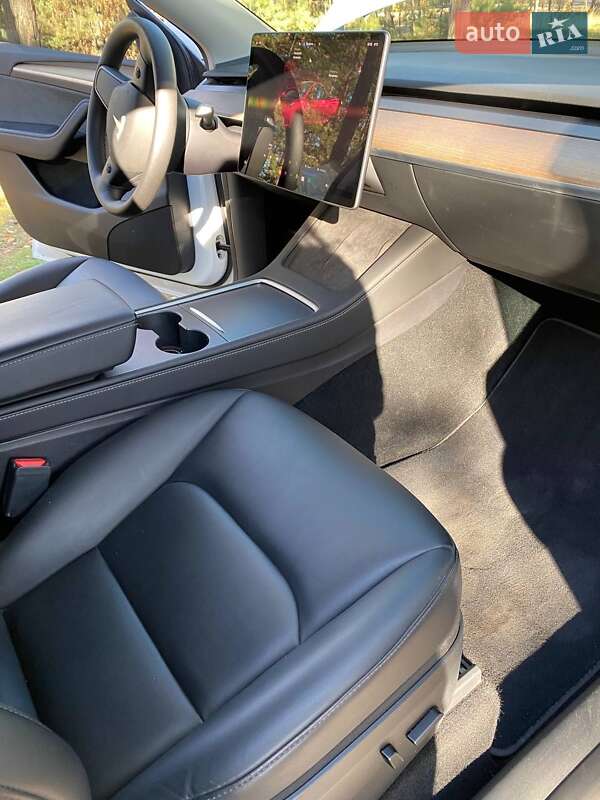 Внедорожник / Кроссовер Tesla Model Y 2023 в Житомире