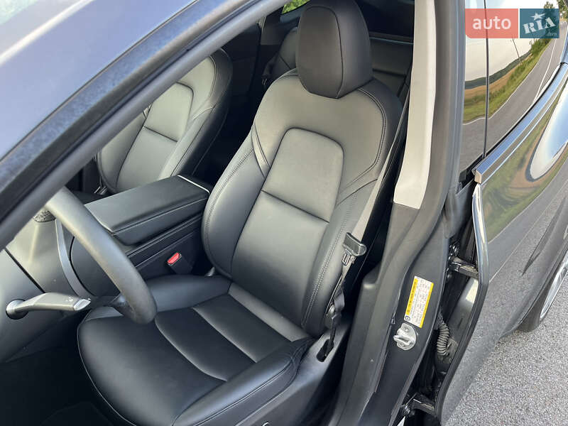 Внедорожник / Кроссовер Tesla Model Y 2023 в Львове
