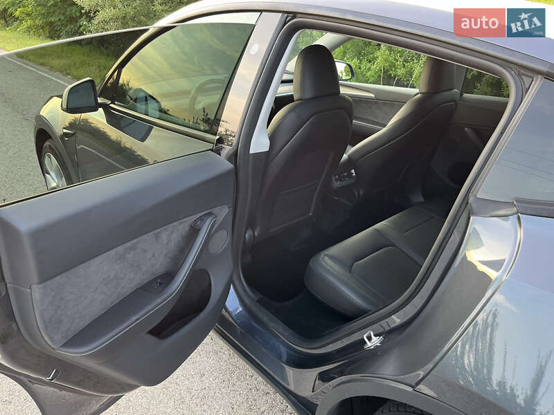 Внедорожник / Кроссовер Tesla Model Y 2023 в Львове