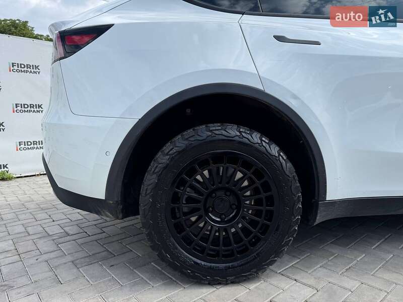 Внедорожник / Кроссовер Tesla Model Y 2020 в Луцке