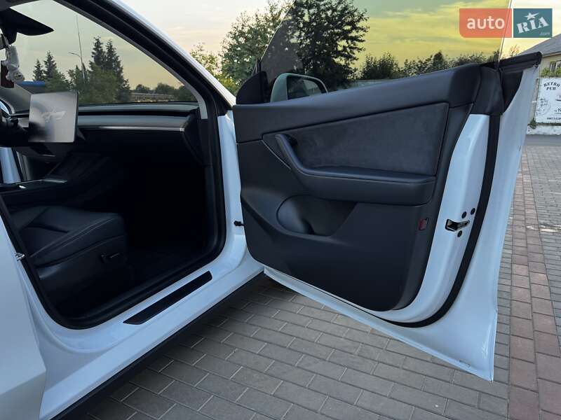 Позашляховик / Кросовер Tesla Model Y 2022 в Жмеринці