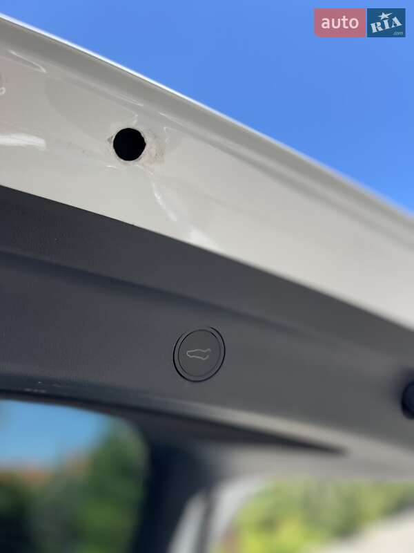 Внедорожник / Кроссовер Tesla Model Y 2023 в Одессе