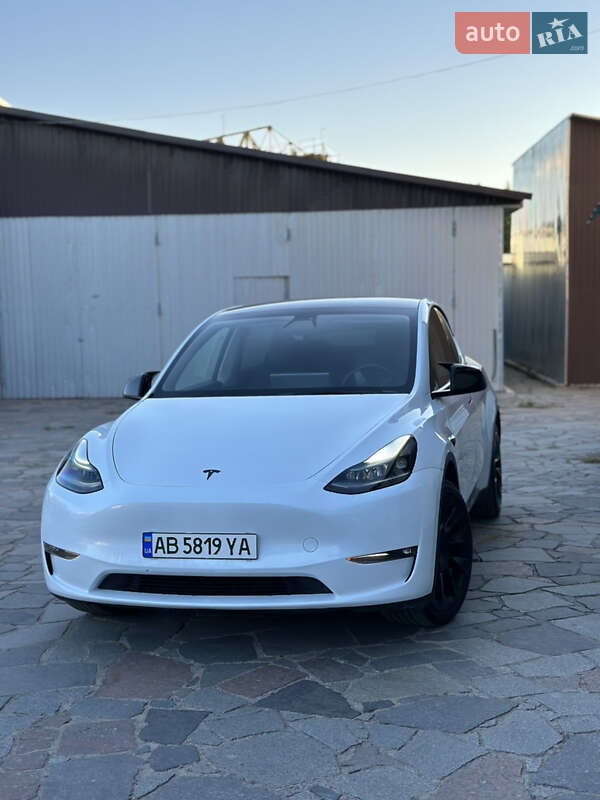 Tesla Model Y 2023