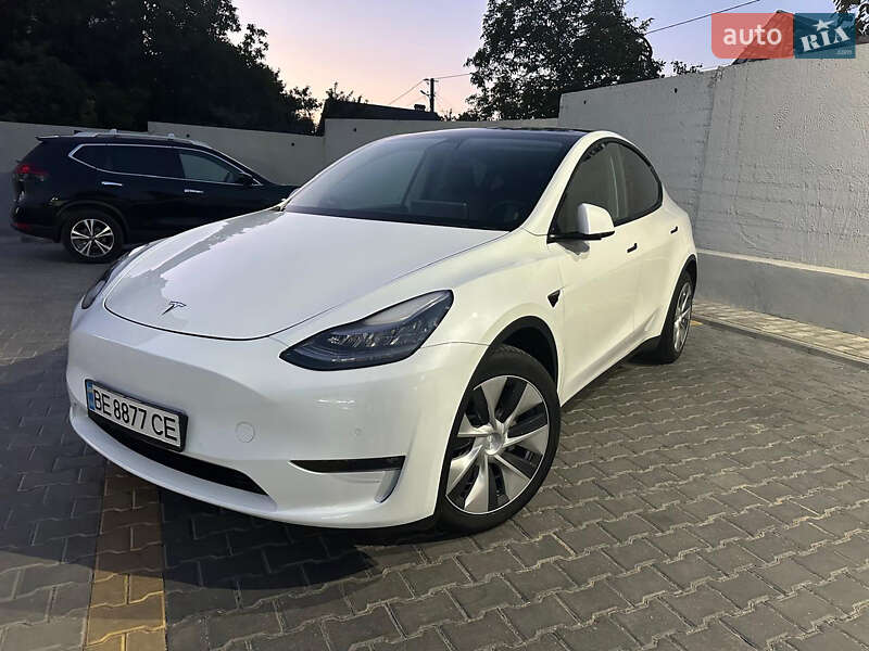 Внедорожник / Кроссовер Tesla Model Y 2021 в 