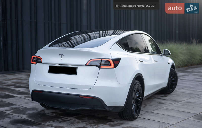 Внедорожник / Кроссовер Tesla Model Y 2023 в Киеве