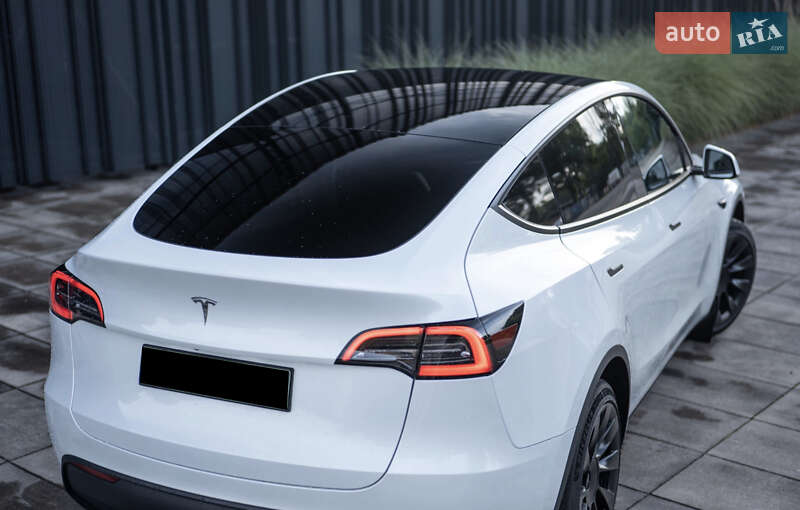 Внедорожник / Кроссовер Tesla Model Y 2023 в Киеве