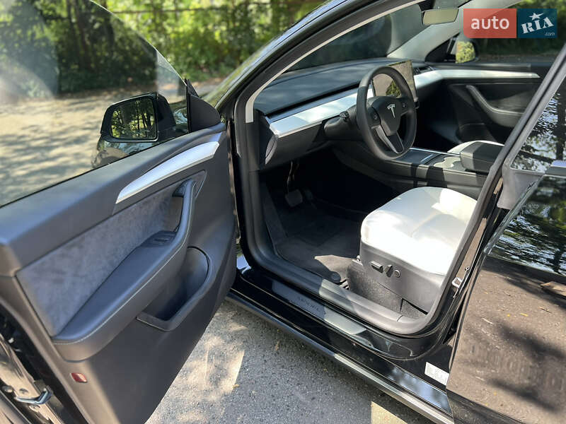 Внедорожник / Кроссовер Tesla Model Y 2024 в Полтаве