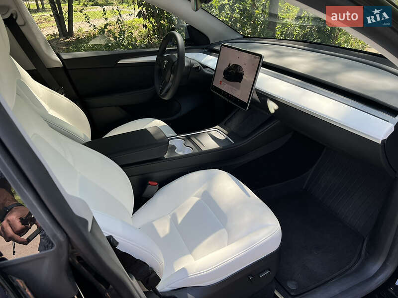 Внедорожник / Кроссовер Tesla Model Y 2024 в Полтаве