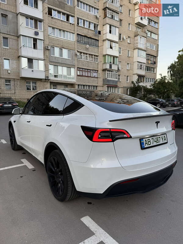 Внедорожник / Кроссовер Tesla Model Y 2023 в Могилев-Подольске