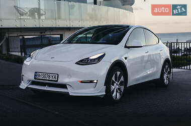 Tesla Model Y 2022