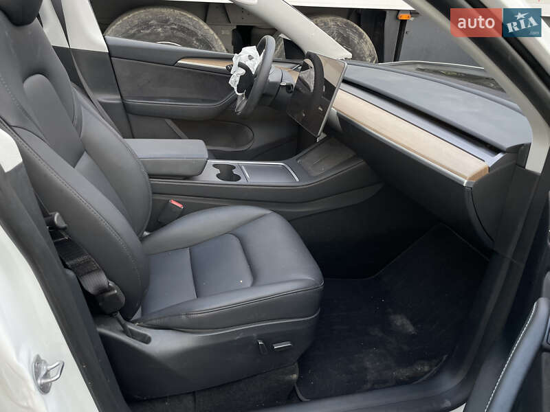 Внедорожник / Кроссовер Tesla Model Y 2023 в Луцке