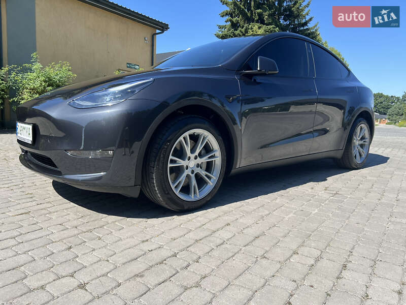 Внедорожник / Кроссовер Tesla Model Y 2024 в Тернополе