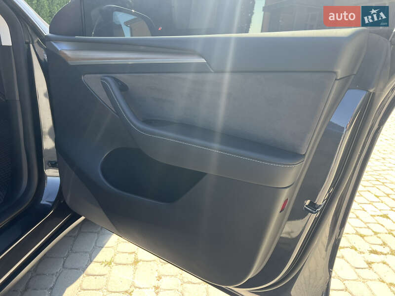 Внедорожник / Кроссовер Tesla Model Y 2024 в Тернополе