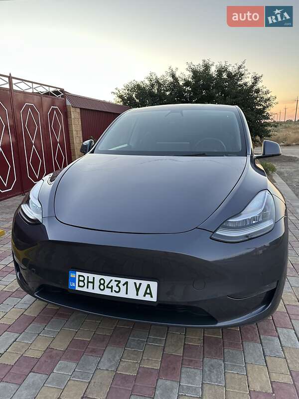 Tesla Model Y 2021
