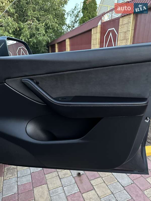 Внедорожник / Кроссовер Tesla Model Y 2021 в Одессе