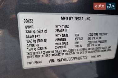 Позашляховик / Кросовер Tesla Model Y 2023 в 