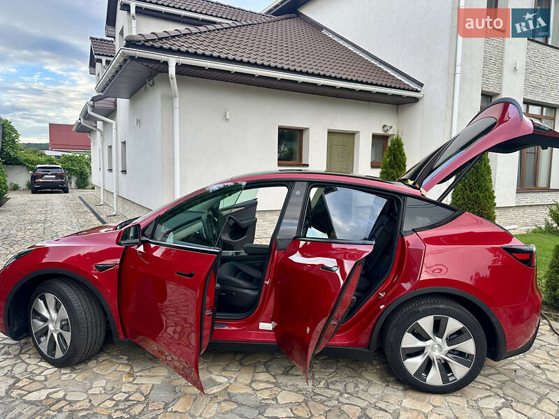Внедорожник / Кроссовер Tesla Model Y 2023 в Киеве