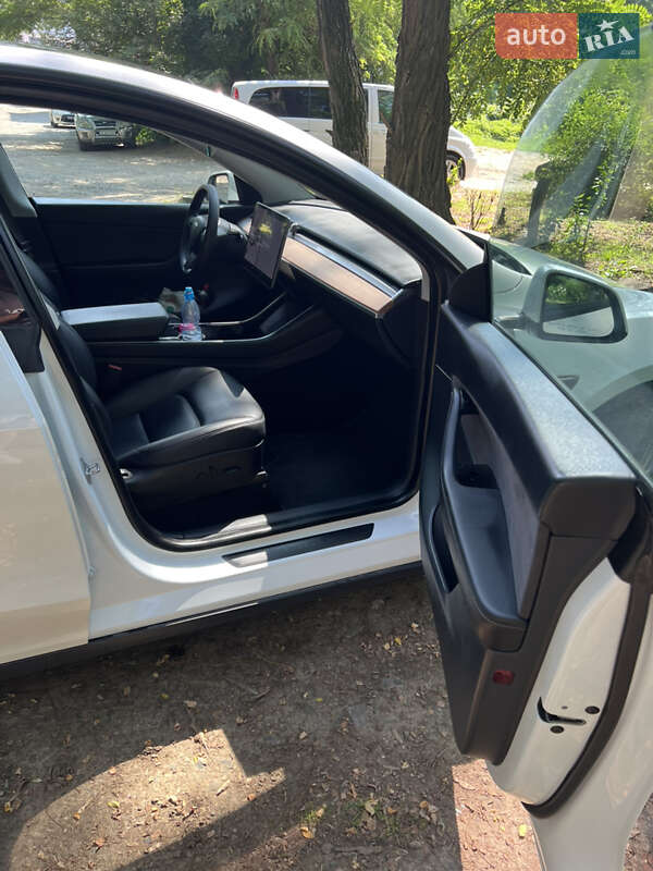 Внедорожник / Кроссовер Tesla Model Y 2020 в Черновцах