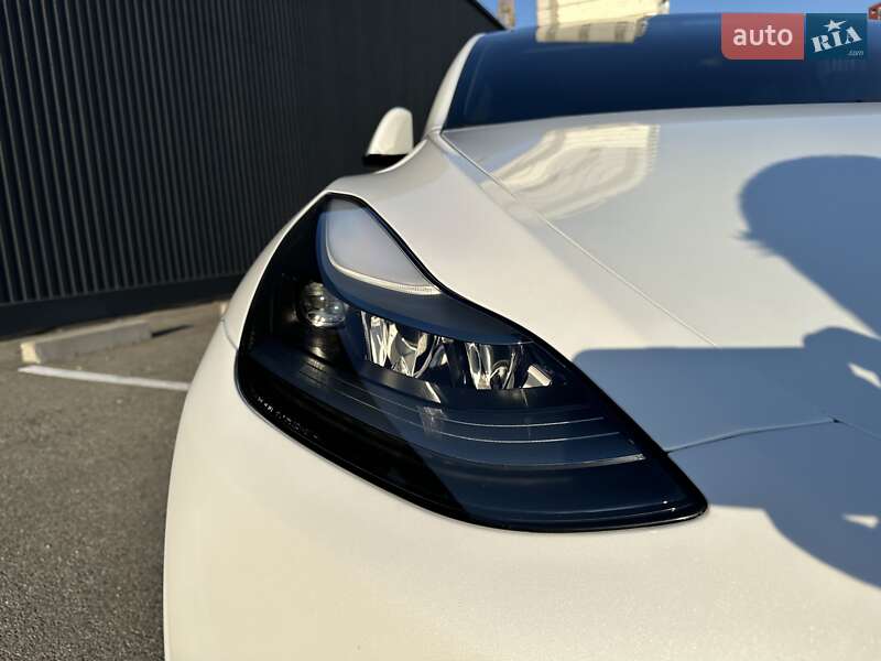 Внедорожник / Кроссовер Tesla Model Y 2021 в Киеве