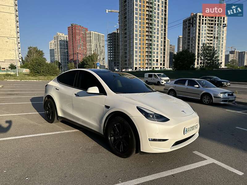 Внедорожник / Кроссовер Tesla Model Y 2021 в Киеве