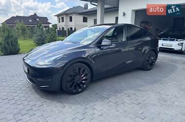Tesla Model Y 2024