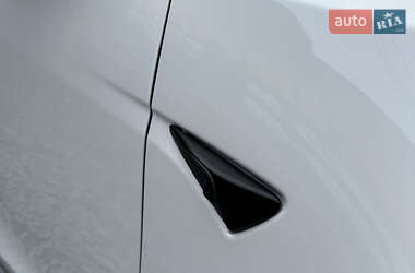 Внедорожник / Кроссовер Tesla Model Y 2021 в 