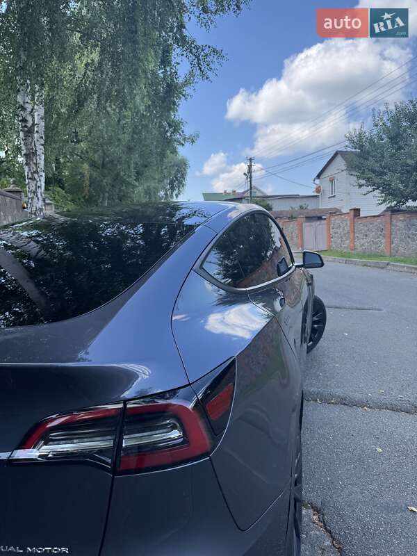 Внедорожник / Кроссовер Tesla Model Y 2021 в Киеве