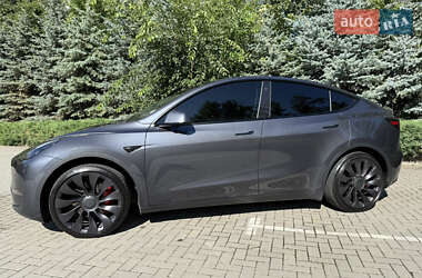 Внедорожник / Кроссовер Tesla Model Y 2021 в 