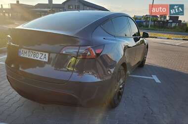 Внедорожник / Кроссовер Tesla Model Y 2021 в 