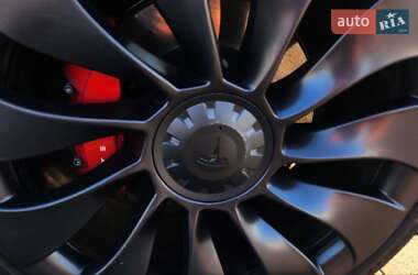 Внедорожник / Кроссовер Tesla Model Y 2021 в 