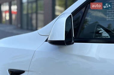 Внедорожник / Кроссовер Tesla Model Y 2021 в 
