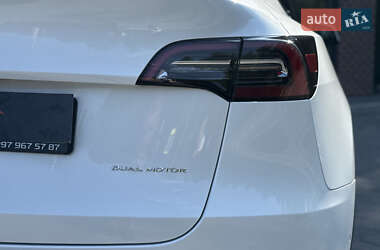 Внедорожник / Кроссовер Tesla Model Y 2021 в 