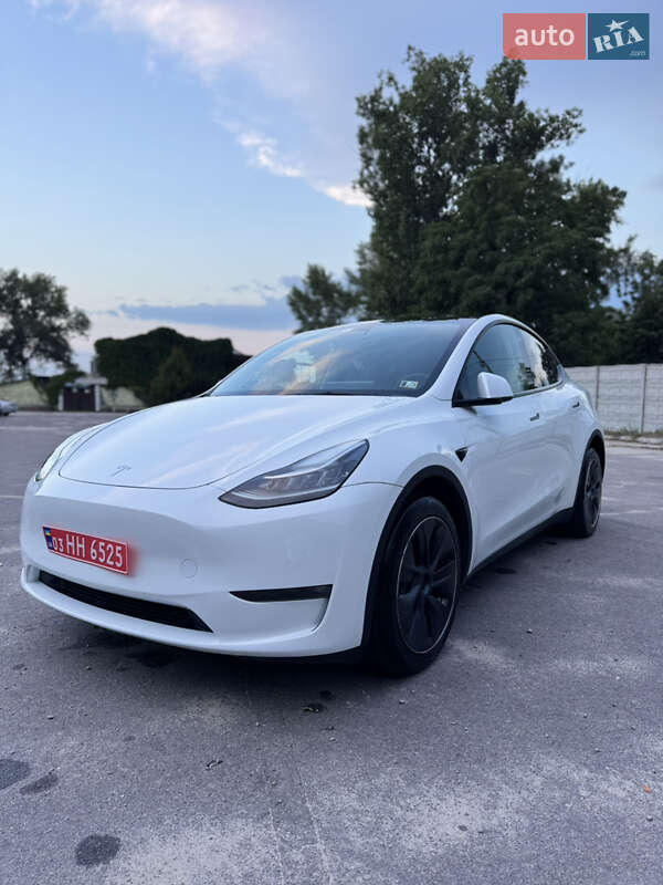 Tesla Model Y 2022